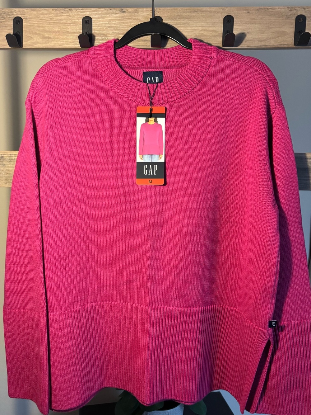 GAP women’s Crewneck Sweater - Bright Pink